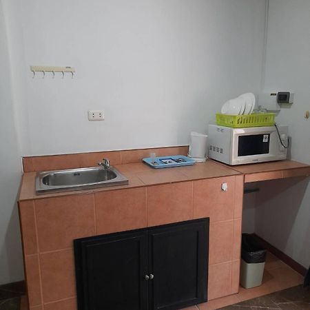 White House By Sorot ตึกขาวโดยโสรฬ Apartment Pantai Jomtien Luaran gambar