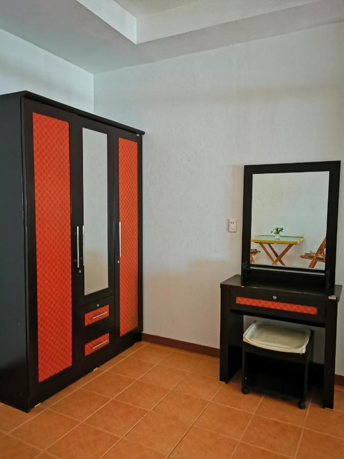 White House By Sorot ตึกขาวโดยโสรฬ Apartment Pantai Jomtien Luaran gambar