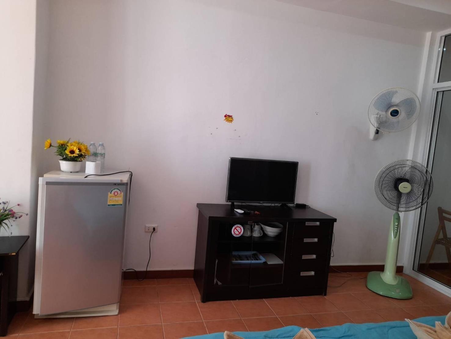 White House By Sorot ตึกขาวโดยโสรฬ Apartment Pantai Jomtien Luaran gambar