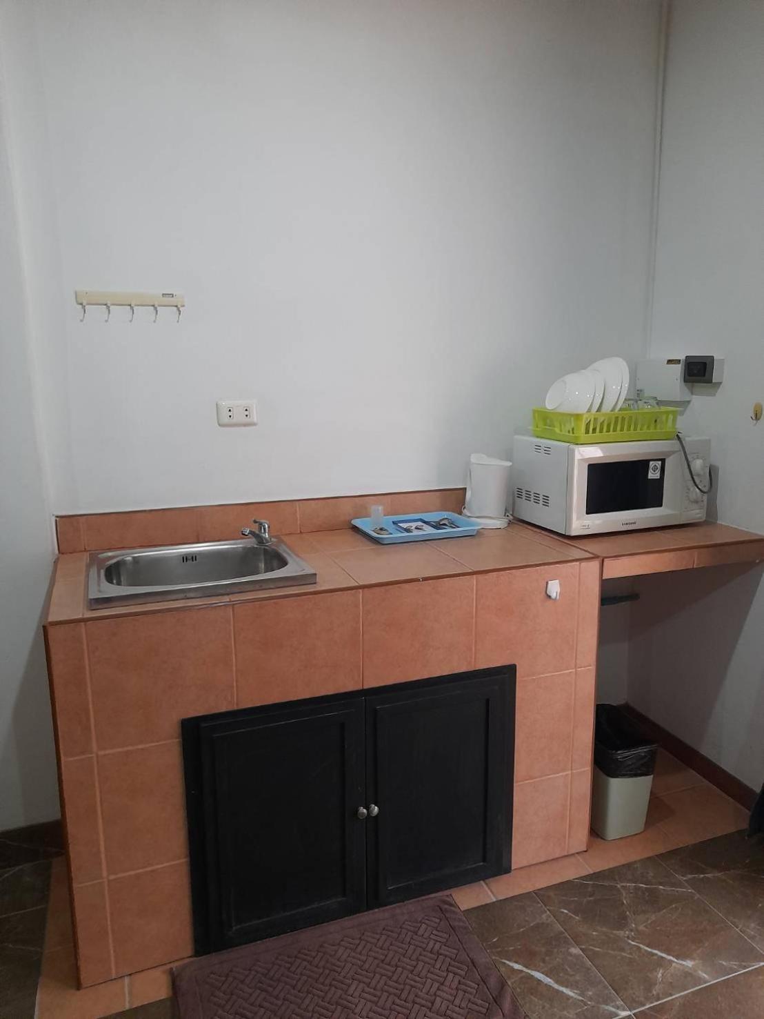 White House By Sorot ตึกขาวโดยโสรฬ Apartment Pantai Jomtien Luaran gambar