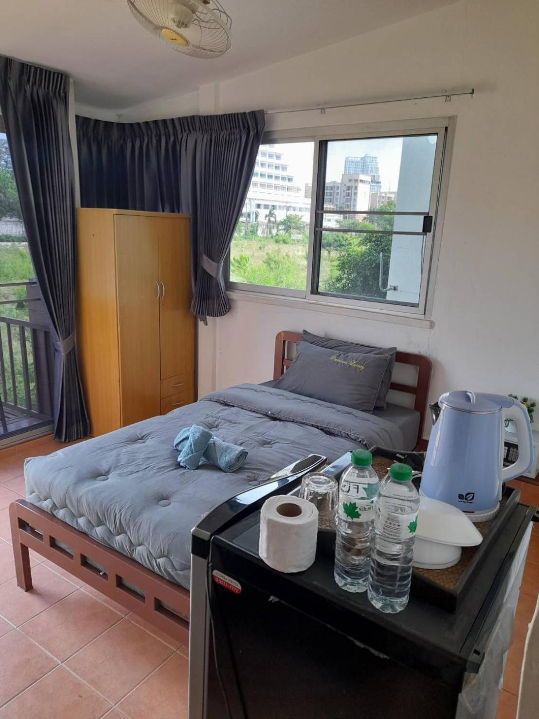 White House By Sorot ตึกขาวโดยโสรฬ Apartment Pantai Jomtien Luaran gambar
