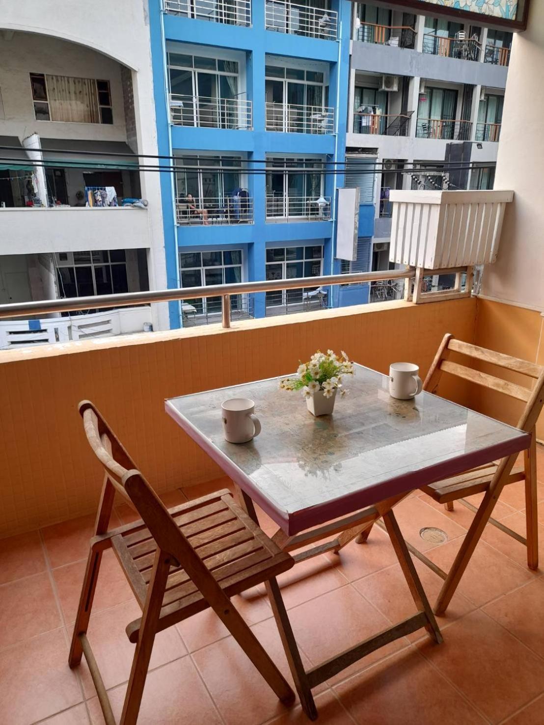 White House By Sorot ตึกขาวโดยโสรฬ Apartment Pantai Jomtien Luaran gambar