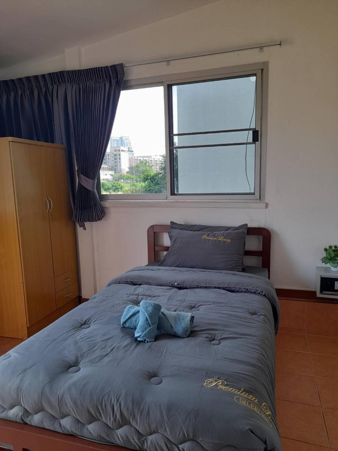 White House By Sorot ตึกขาวโดยโสรฬ Apartment Pantai Jomtien Luaran gambar