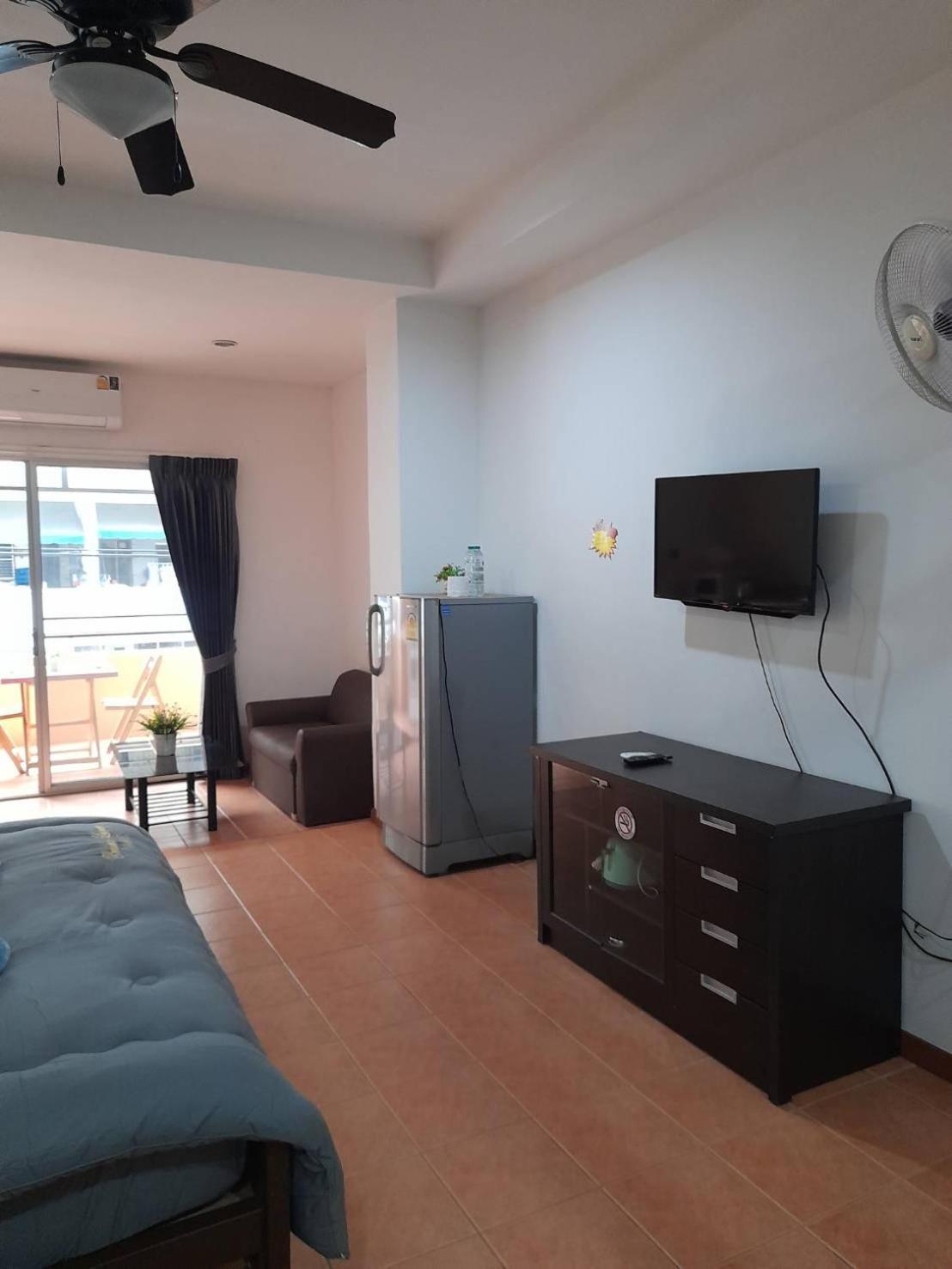 White House By Sorot ตึกขาวโดยโสรฬ Apartment Pantai Jomtien Luaran gambar