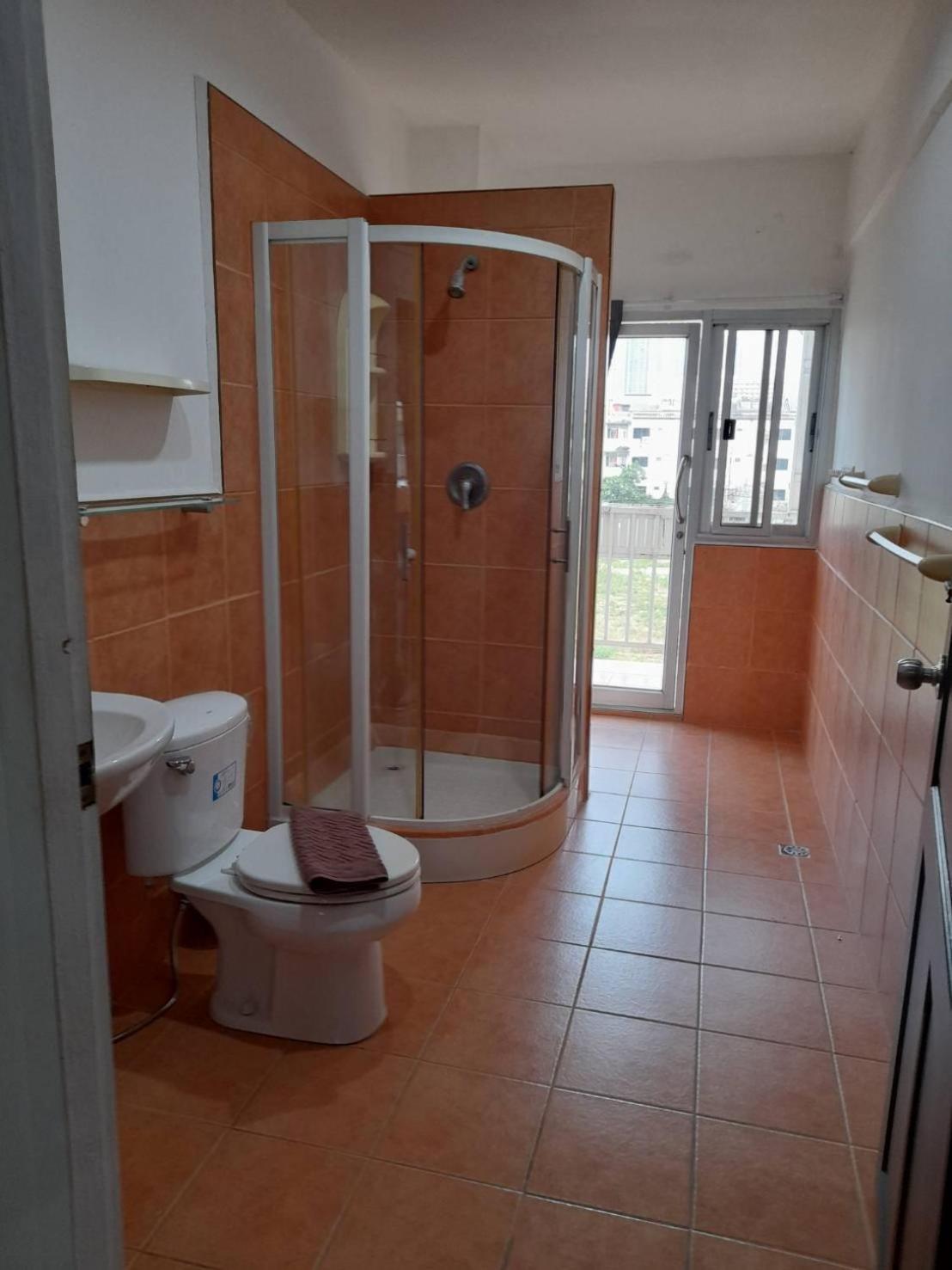 White House By Sorot ตึกขาวโดยโสรฬ Apartment Pantai Jomtien Luaran gambar