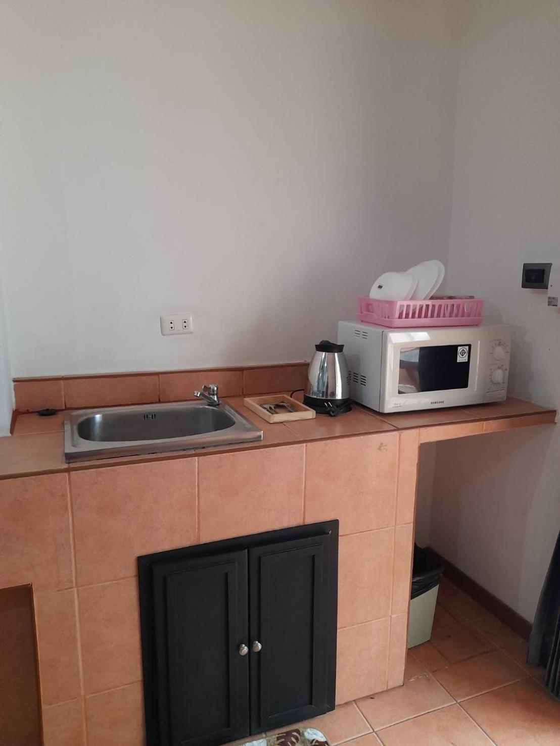 White House By Sorot ตึกขาวโดยโสรฬ Apartment Pantai Jomtien Luaran gambar